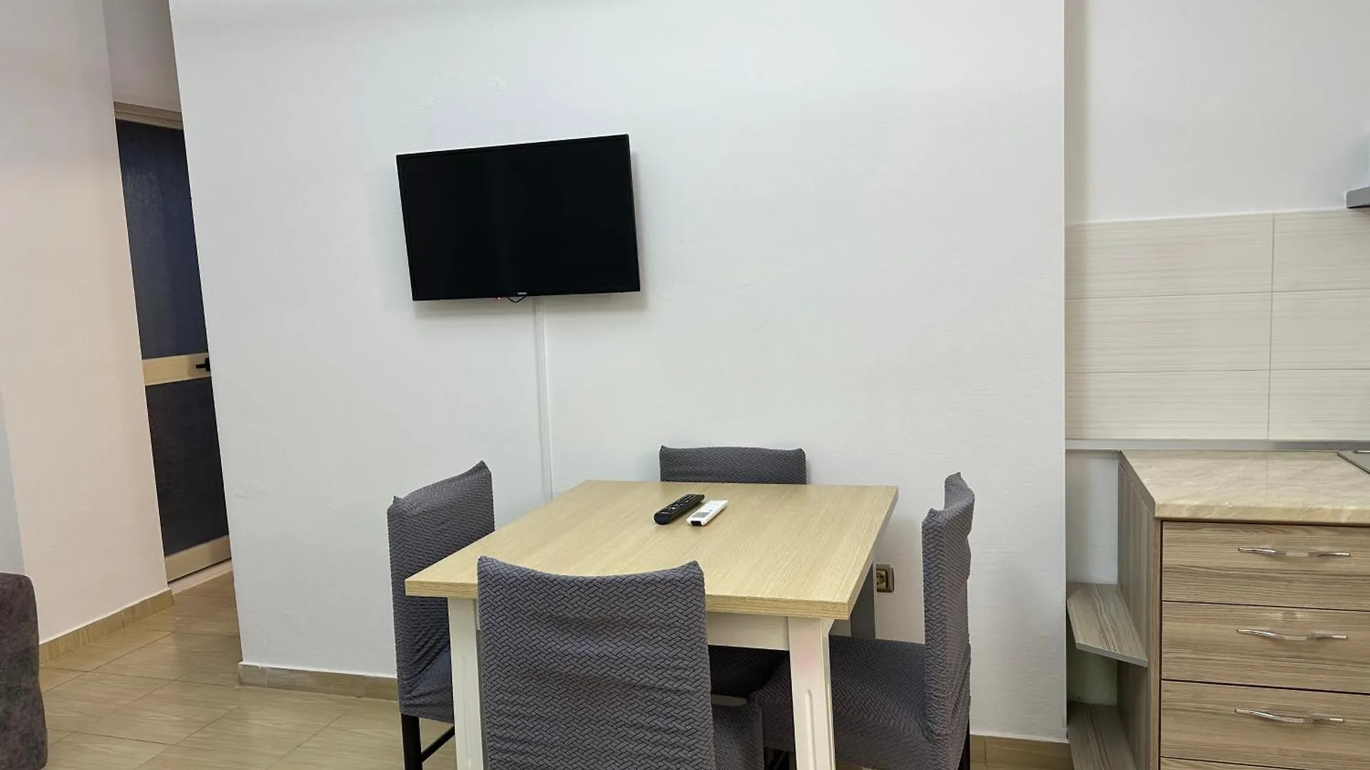 דירה Shell Home Golem 2