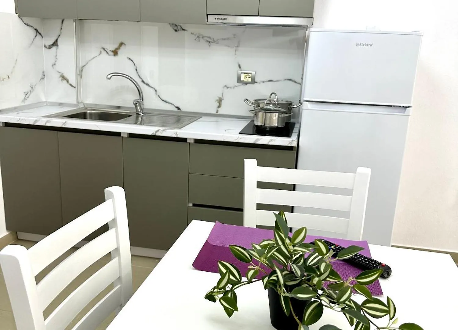 דירה Shell Home Golem 2